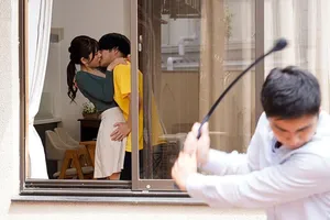 Nữ luật sư định giúp đỡ gã gần nhà sống bẩn nhưng nào ngờ…