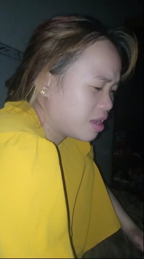 Địt vợ bạn thân có cái lồn khít như còn trinh